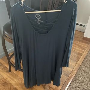 Maurices size 2, 3/4 length shirt